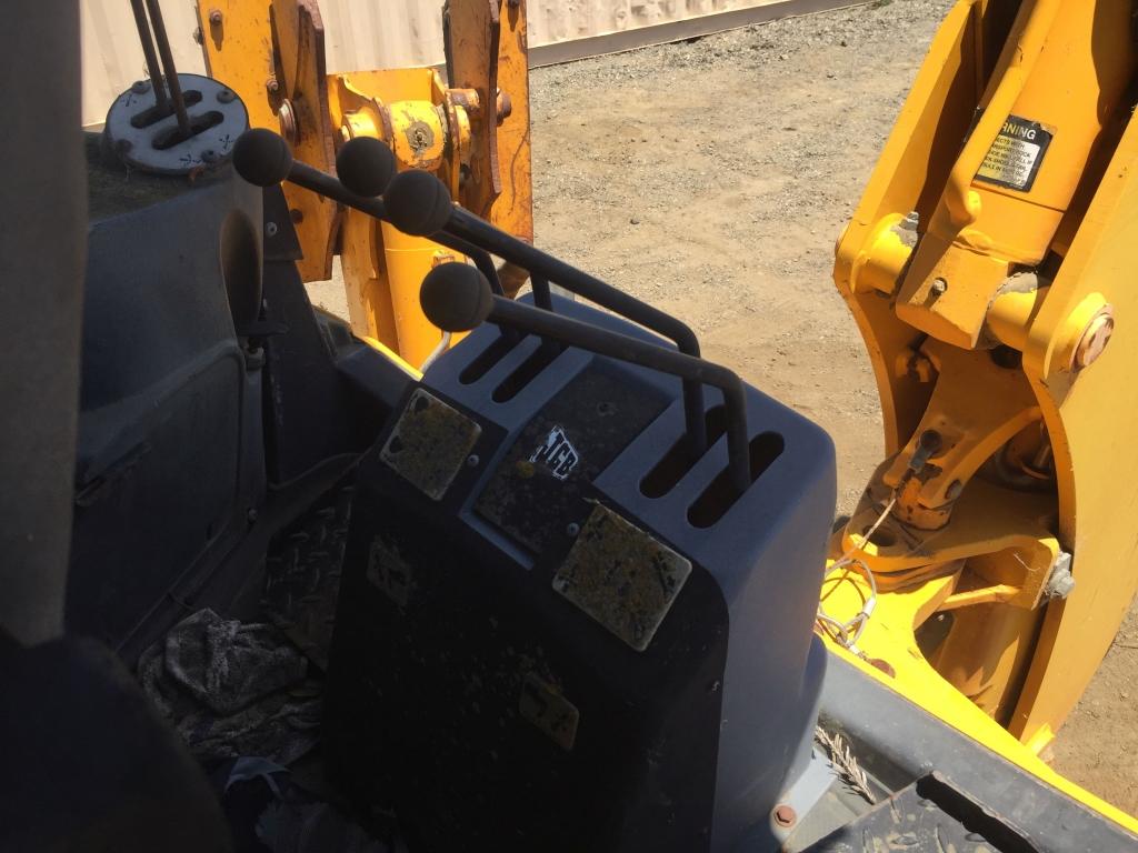 2003 JCB 214 Backhoe,