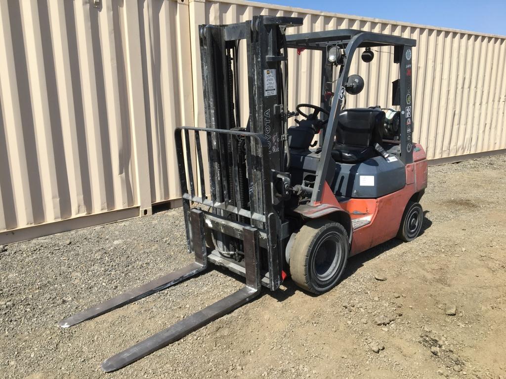 2005 Toyota 7FGU25 Industrial Forklift,