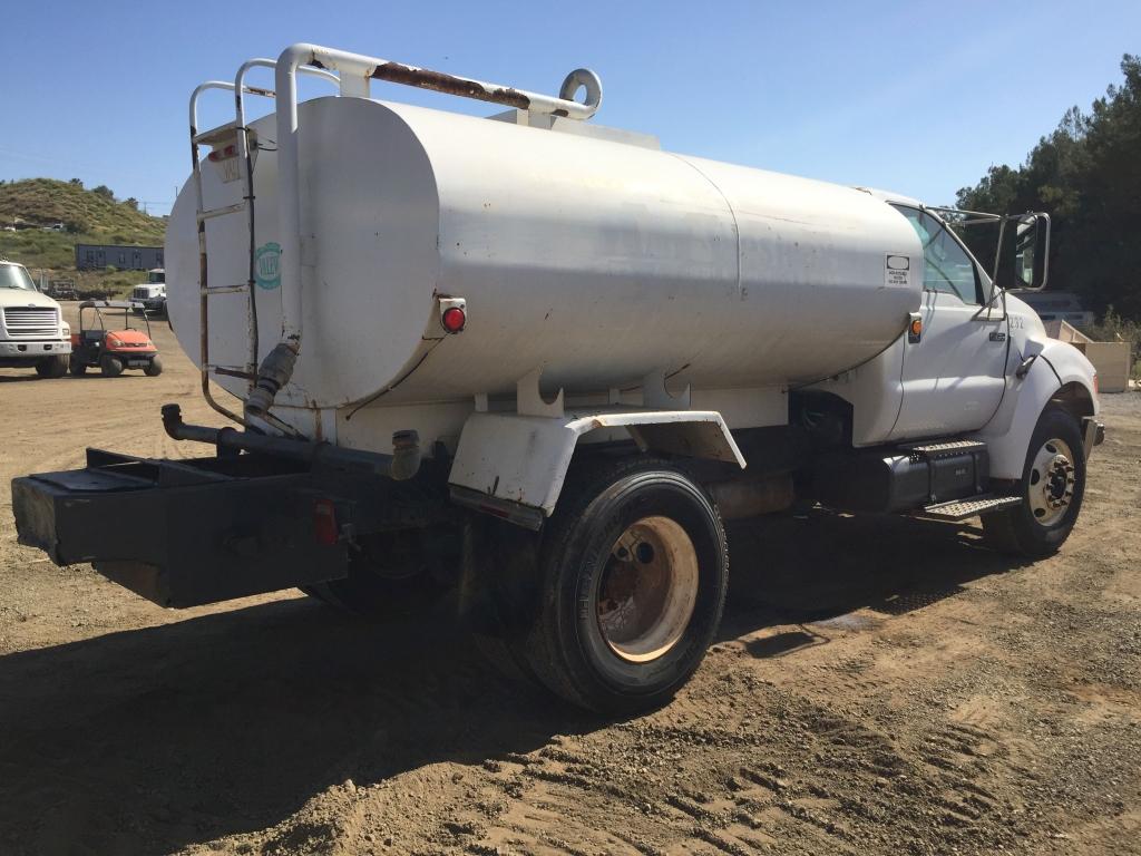 2005 Ford F750 2000 Gallon Water Truck,