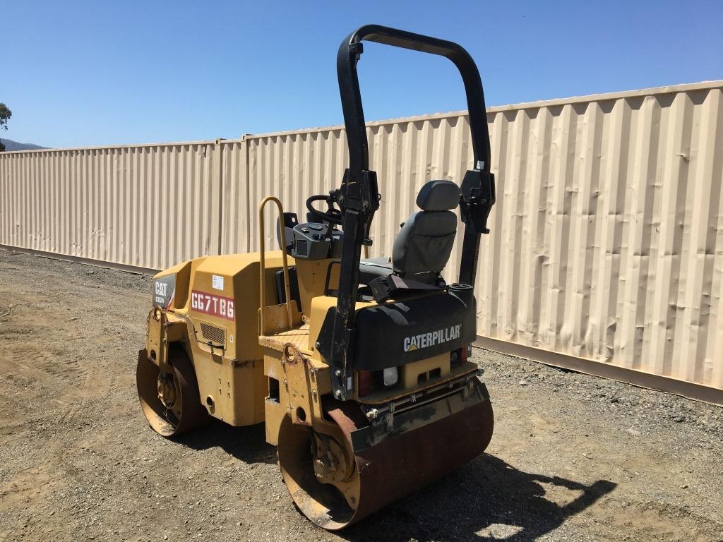 2008 Caterpillar CB24 Vibratory Tandem Roller,