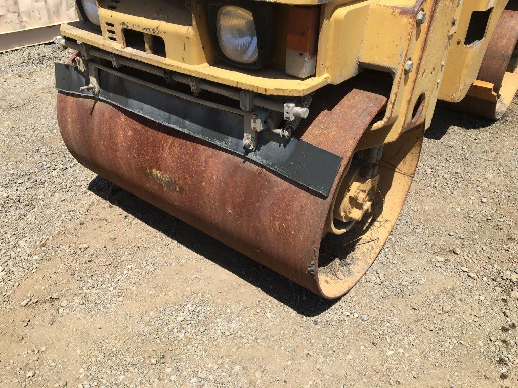 2008 Caterpillar CB24 Vibratory Tandem Roller,