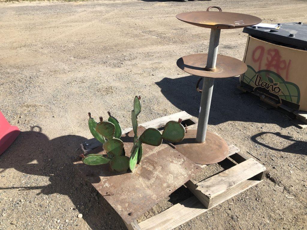 Saguaro Cactus Horseshoe Statue,