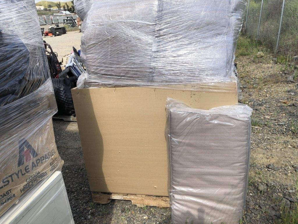 Pallet of Misc Furniture/Patio Cushions.