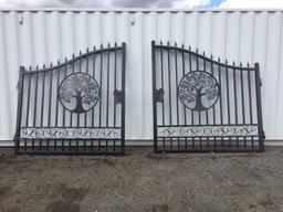 Unused Greatbear 14ft Bi-Parting Iron Gate w/Tree