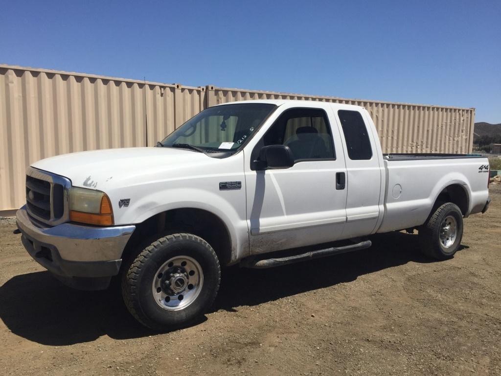 q2001 Ford F250XLT Super Duty Extended Cab Pickup,