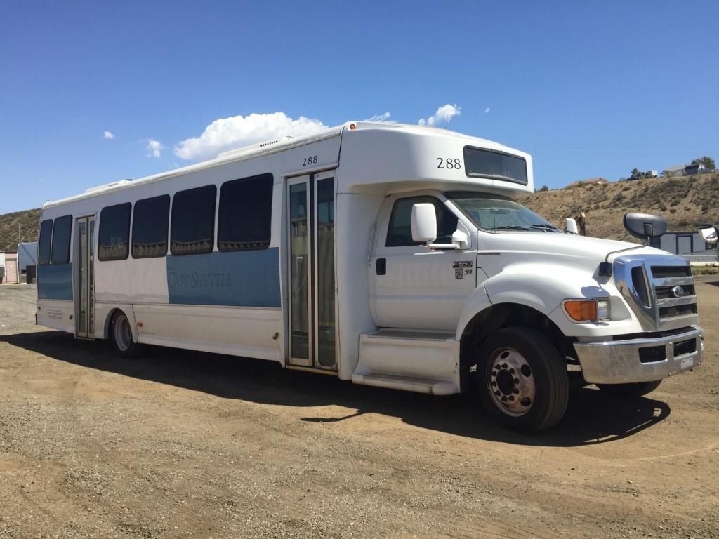 2015 Ford F650 Starcraft Bus,