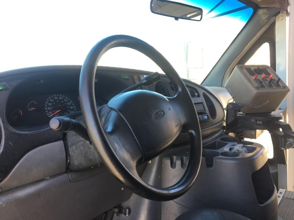 2000 Ford E450 Bus,