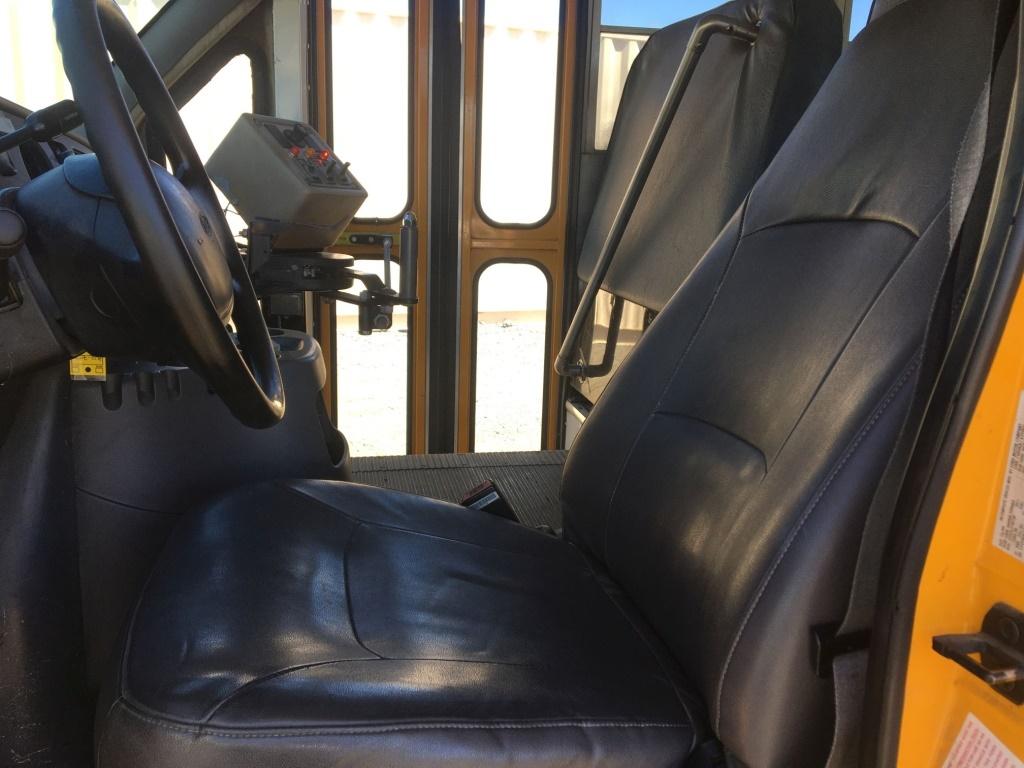 2000 Ford E450 Bus,