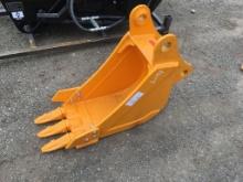 Unused GIYI 3T 32in Hydraulic Tilting Bucket,