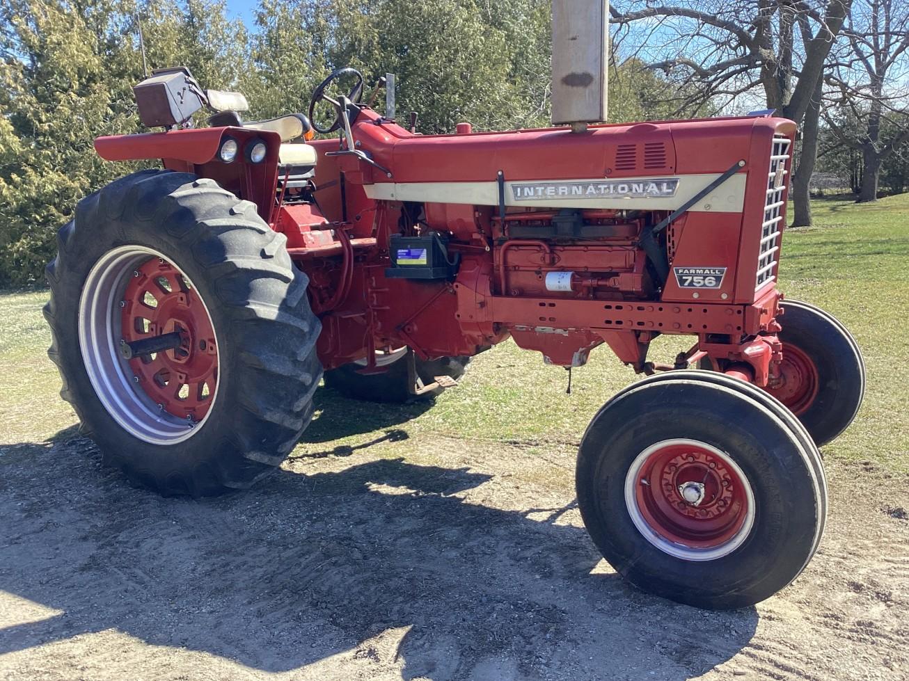 IH 756 Diesel Tractor