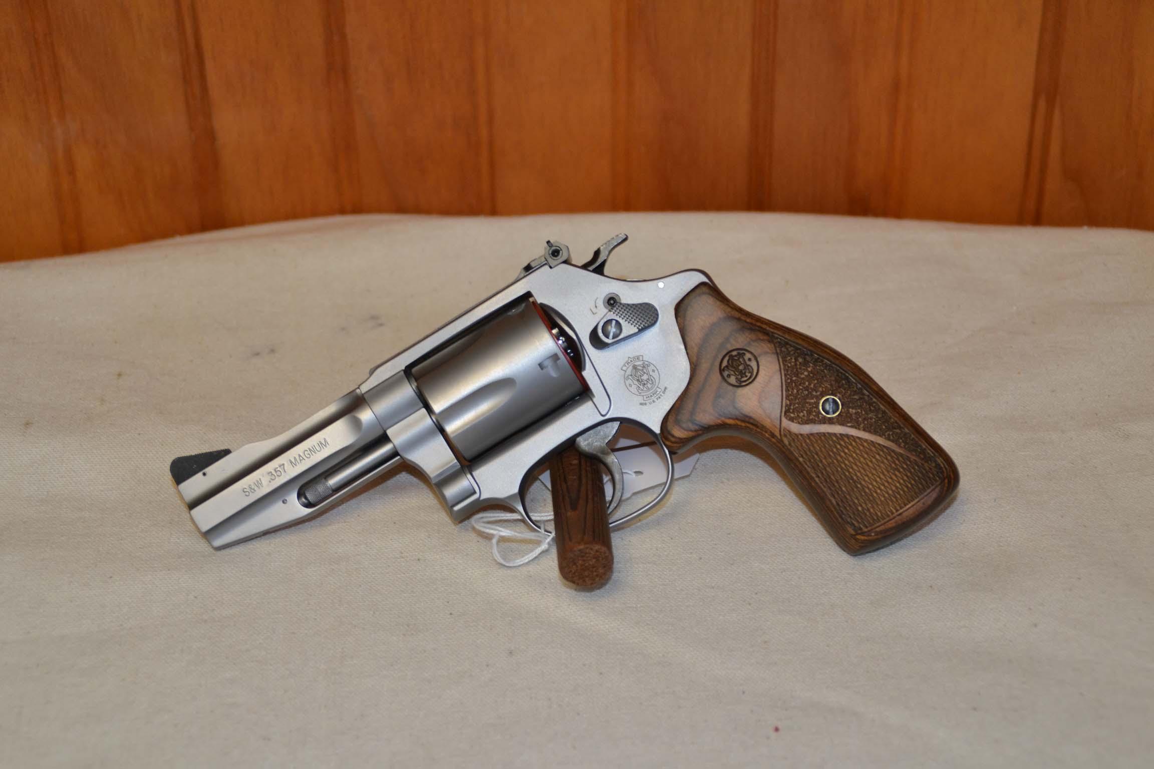 Smith & Wesson M60