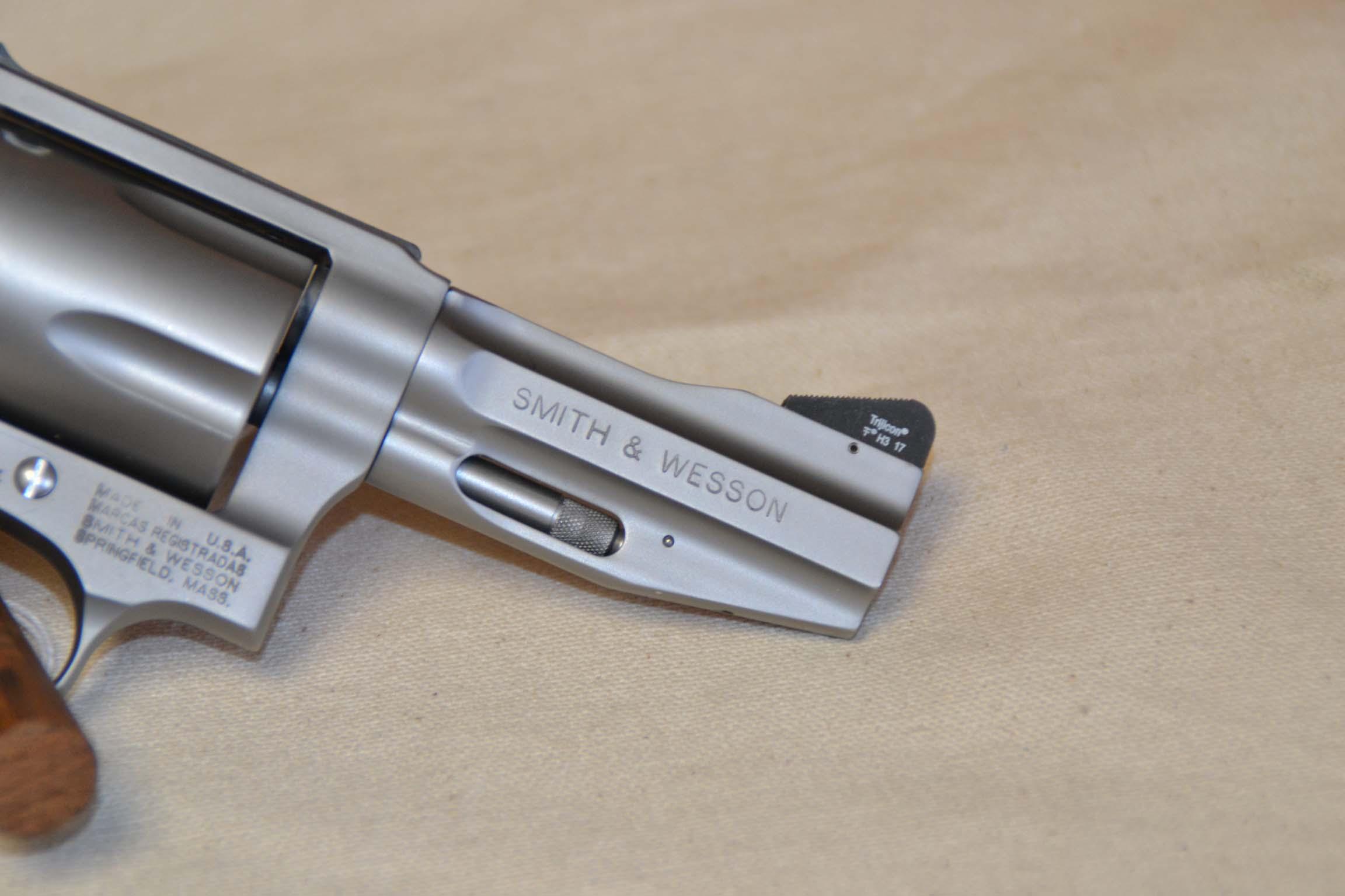Smith & Wesson M60