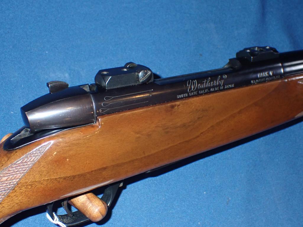 Weatherby Mark V Left-Handed 257 Weatherby Magnum