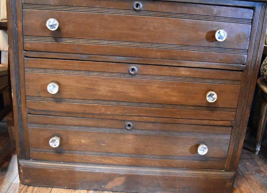 Antique Eastlake 5 Drawer Dresser with Mirror