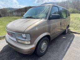 1998 GMC Safari Van 4 cylinder, Automatic Transmission, AWD