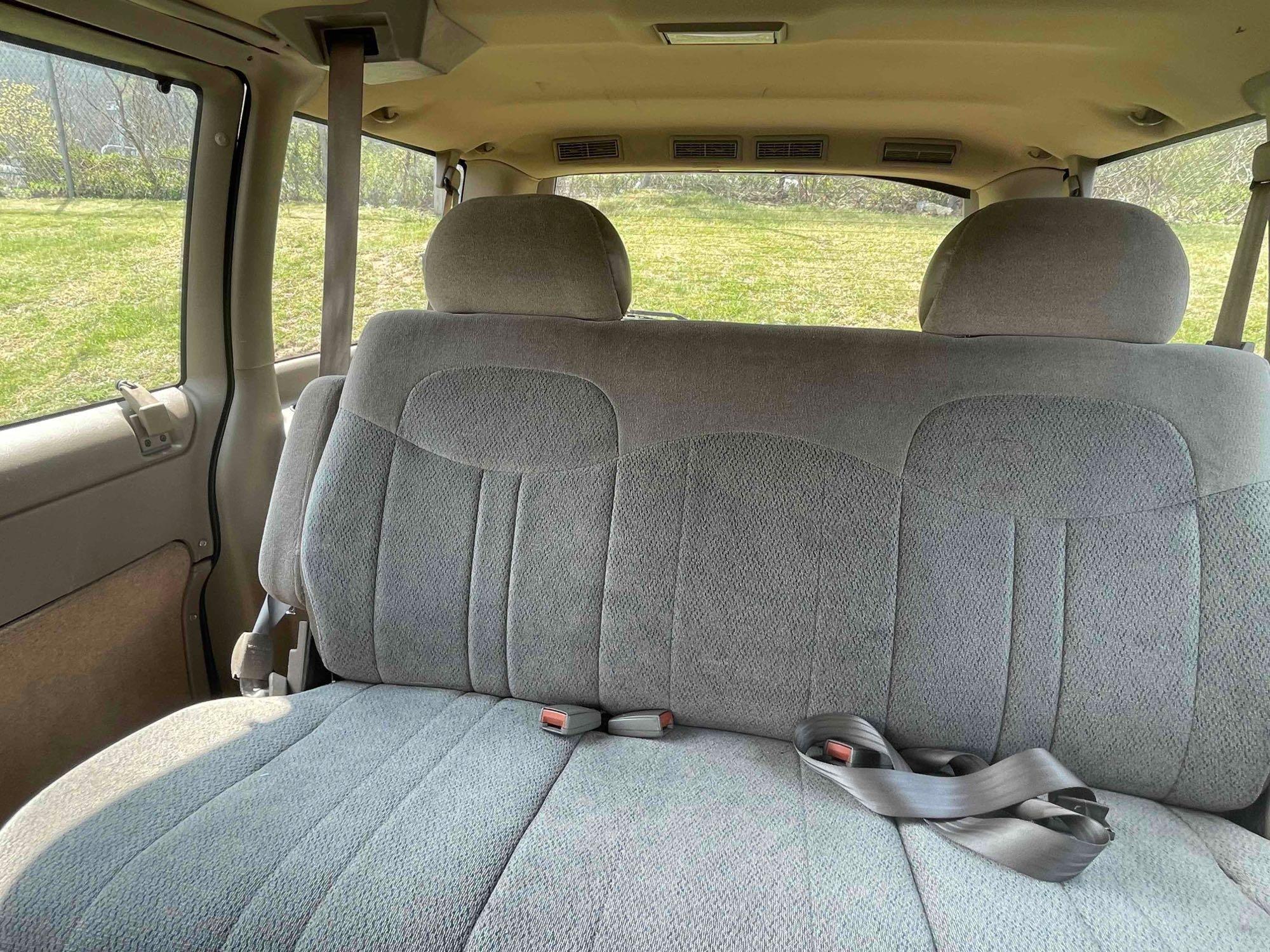 1998 GMC Safari Van 4 cylinder, Automatic Transmission, AWD