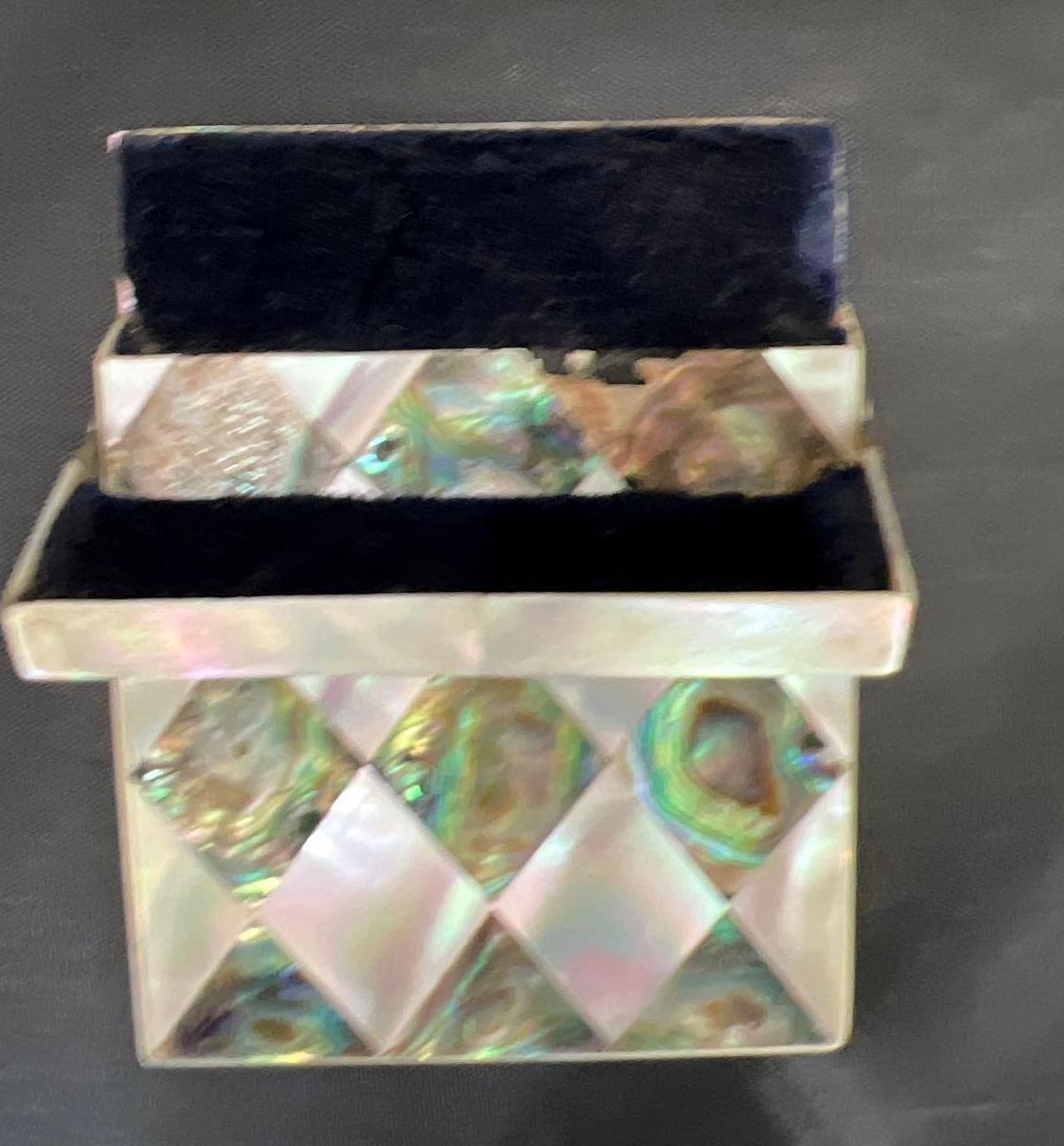 Cigarette case & 2 Lighters- Zippo & Marlboro