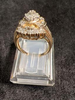 10k Diamond Cluster Cocktail Ring