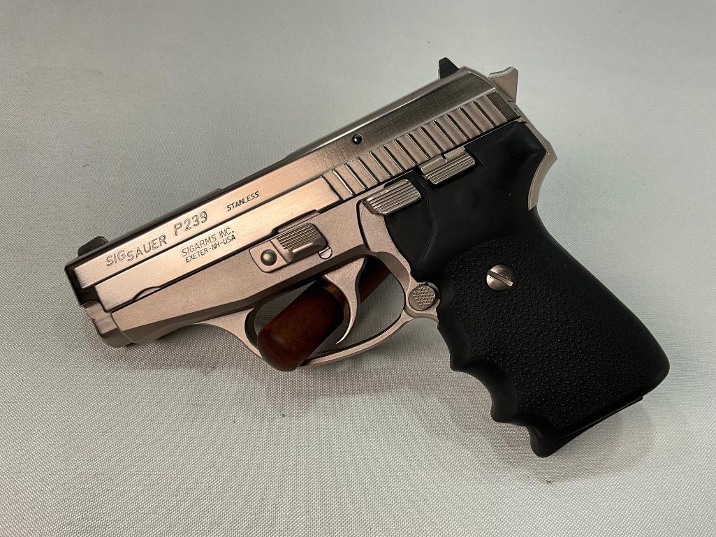 Sig Sauer P239, 9mm Para Caliber pistol