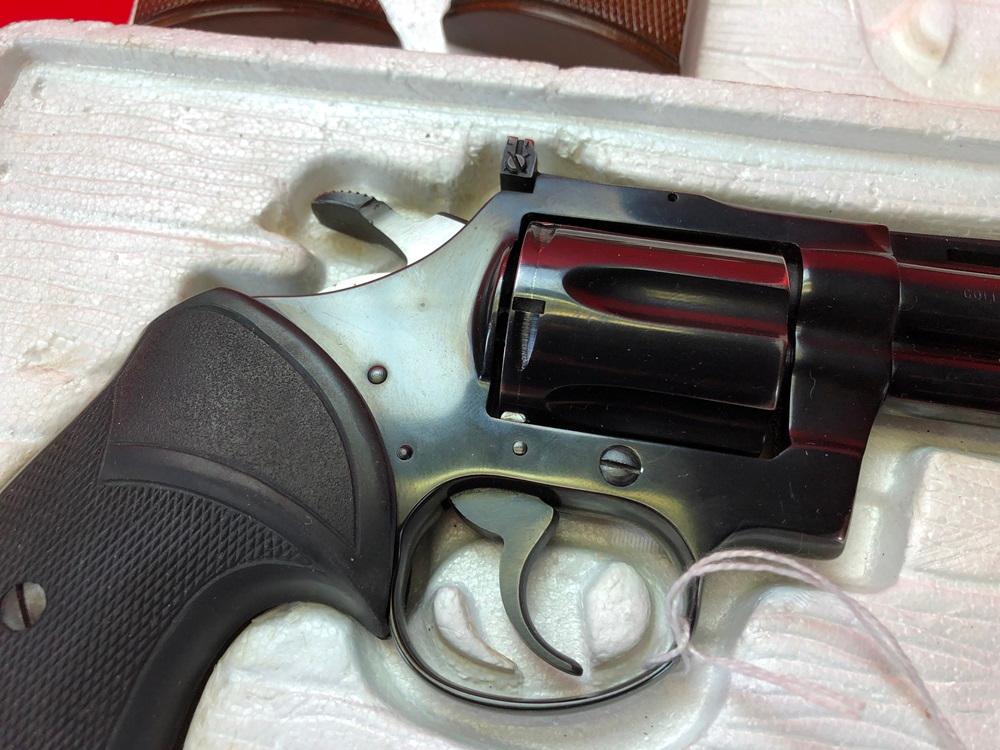 Colt Diamondback 38-Spl., 4" Blue w/Box, SN:D84698 (HG)