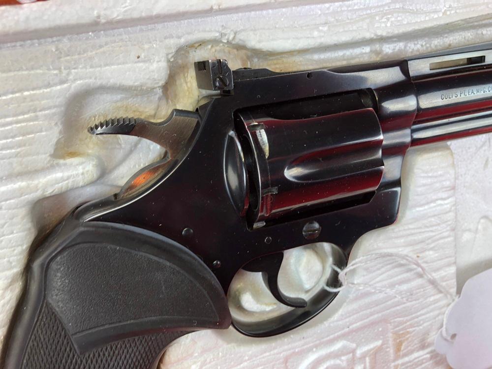 Colt Diamondback 38-Spl., 4" Blue w/Box, SN:D84698 (HG)