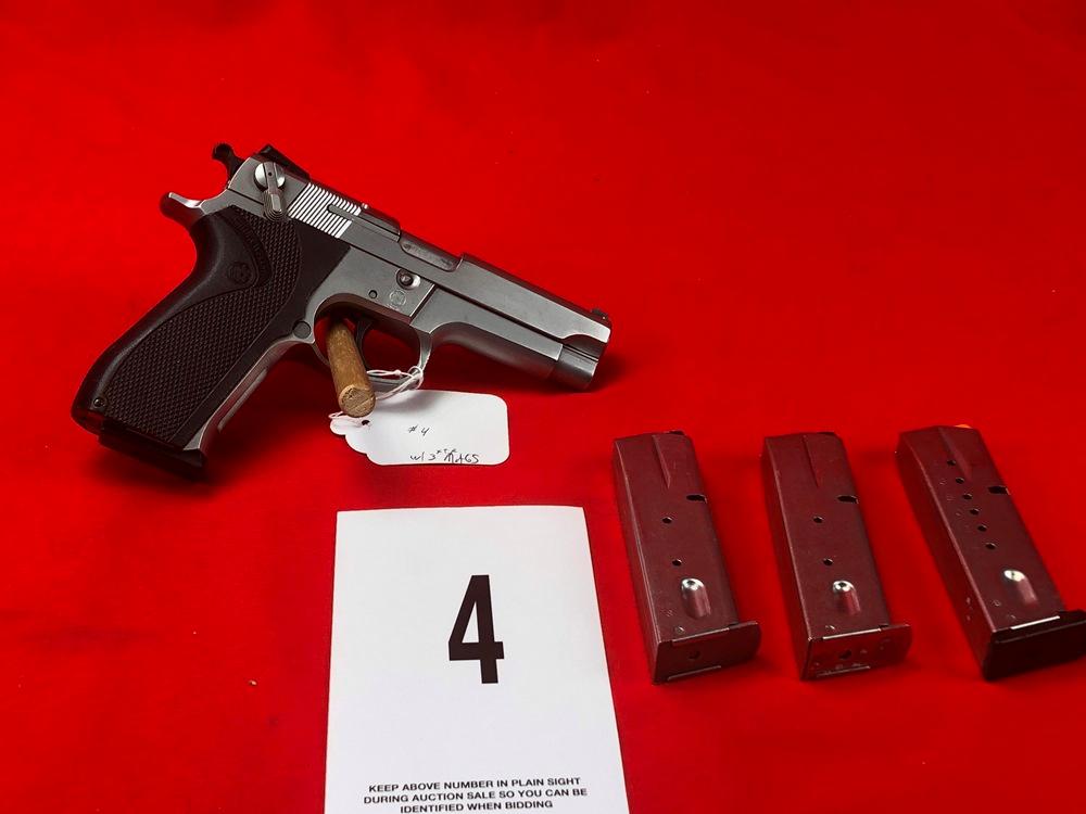 S&W 5906, 9mm, (4 Mags) SN:VLN8152 (HG)