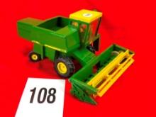 John Deere Green 6600 Combine