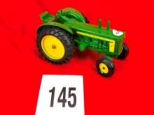 John Deere 820