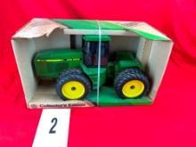 John Deere 8760 Tractor w/Box