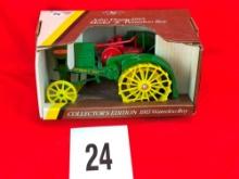 John Deere R Waterloo Boy w/Box