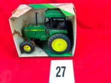 John Deere 2550 w/Box