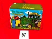 John Deere 4520 w/Box