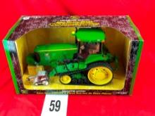 John Deere 8520T w/Box