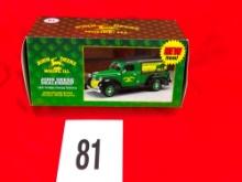 John Deere 1947 Dodge Deliver w/Box