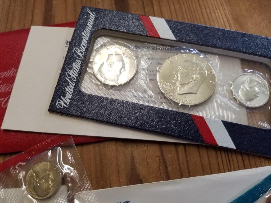 4 U.S. MINT SETS INCLUDING 1976 SILVER SET