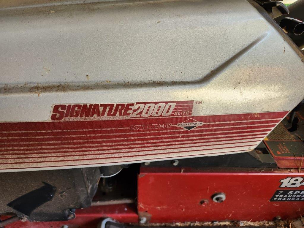 Signature 2000 Elite 7 Speed Riding Lawn Mower