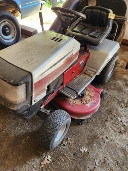 Signature 2000 Elite 7 Speed Riding Lawn Mower
