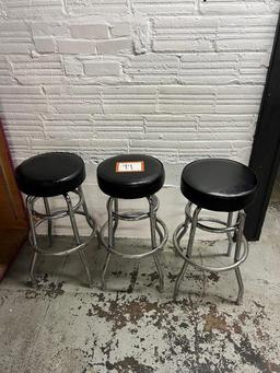 Trio Metal Base Cushion Top Bar Stools