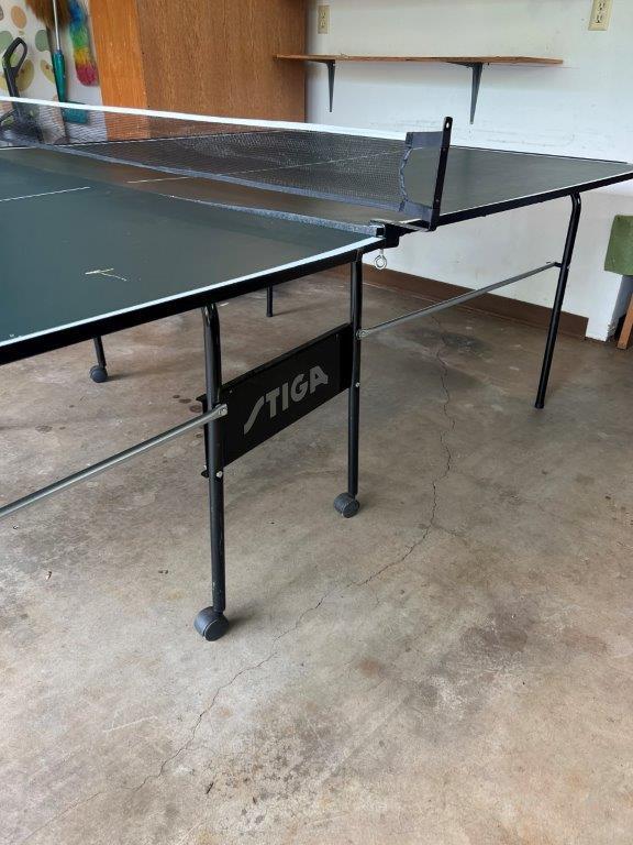 Folding Escalade Sports T8621 Ping Pong Table