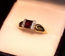 Ben Bridge Jewelers 14K Garnet 6 Diamond Ring