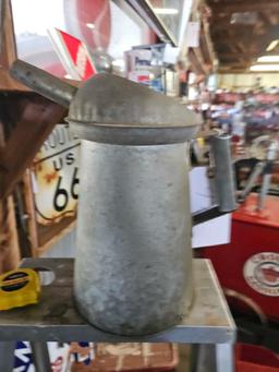 Bulk oil Dispenser