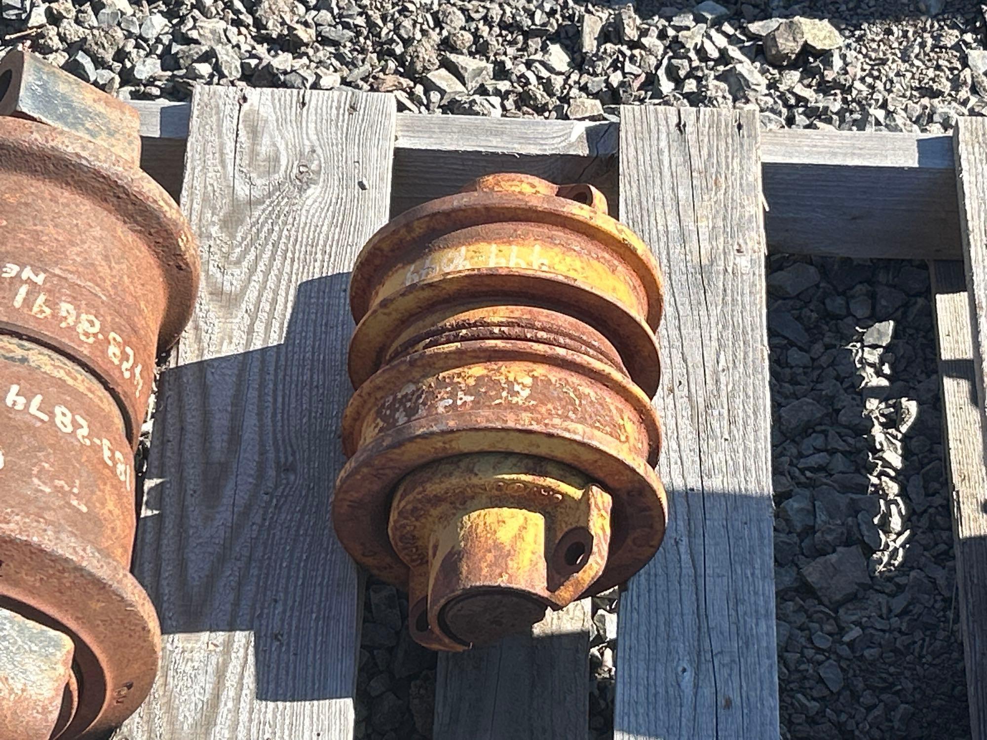 CAT 330BL Rollers