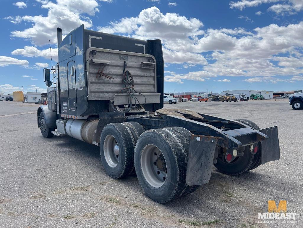 2004 Peterbilt 379 Truck