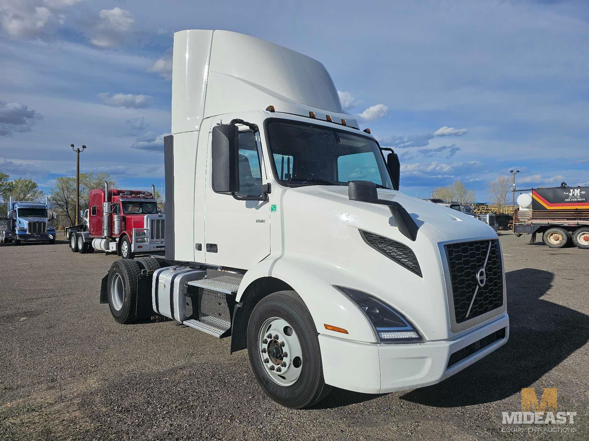 2022 Volvo VNR Truck