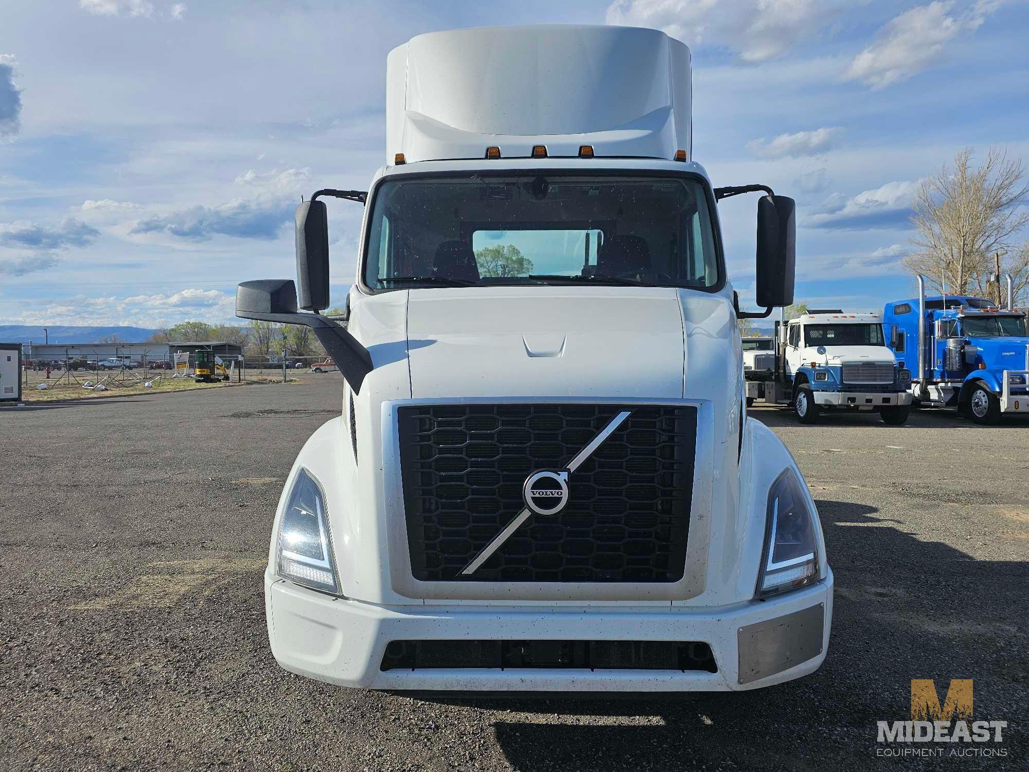 2022 Volvo VNR Truck