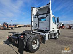 2022 Volvo VNR Truck