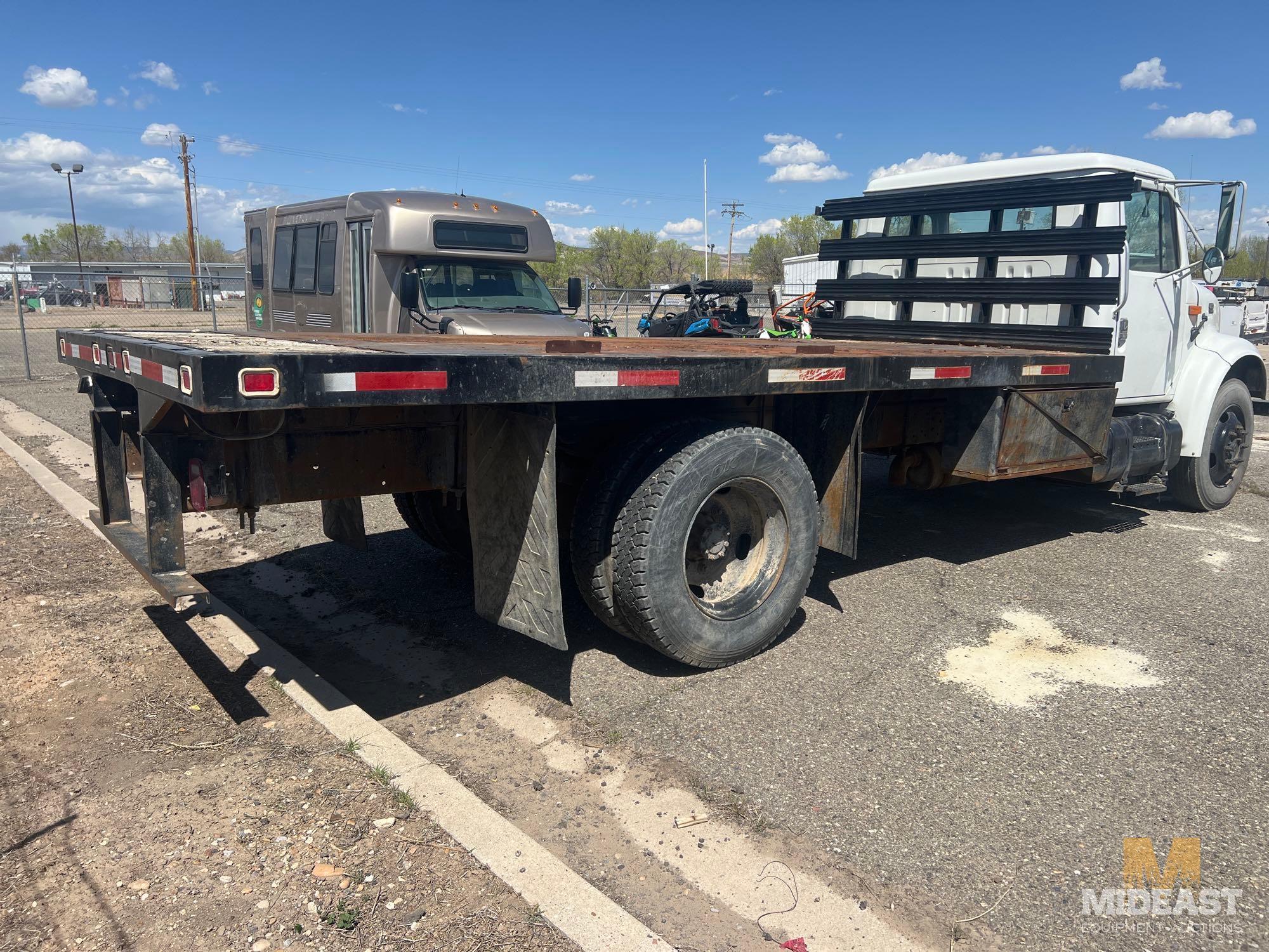 2001 International 4700 Truck