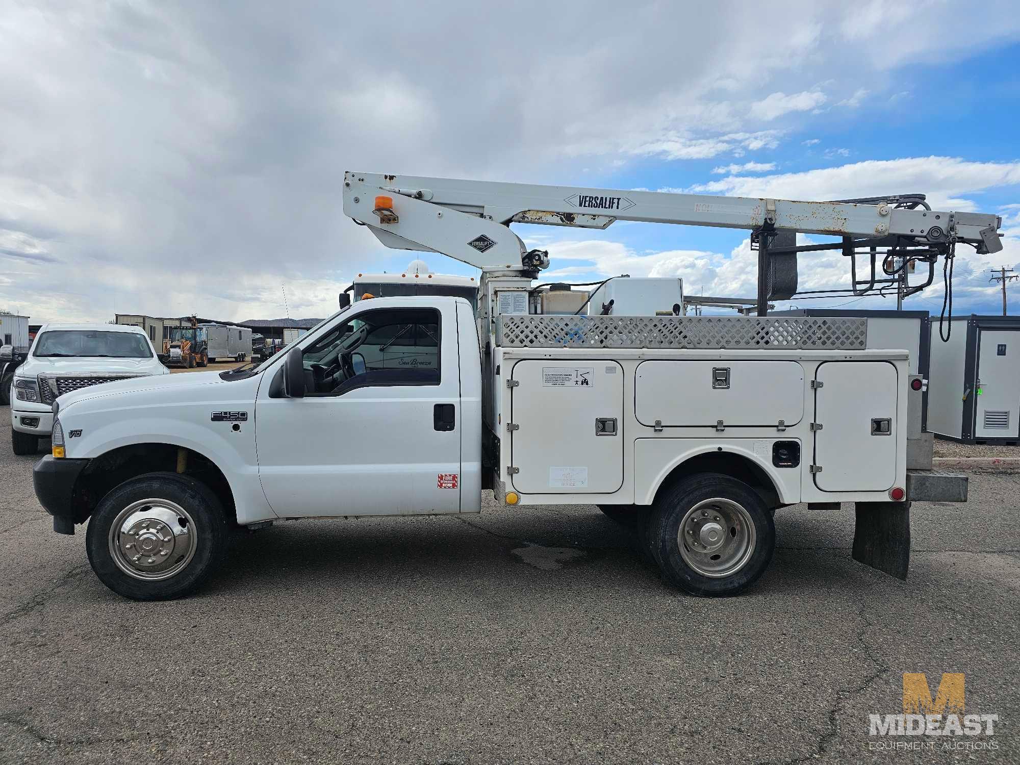 Utility Bucket Truck