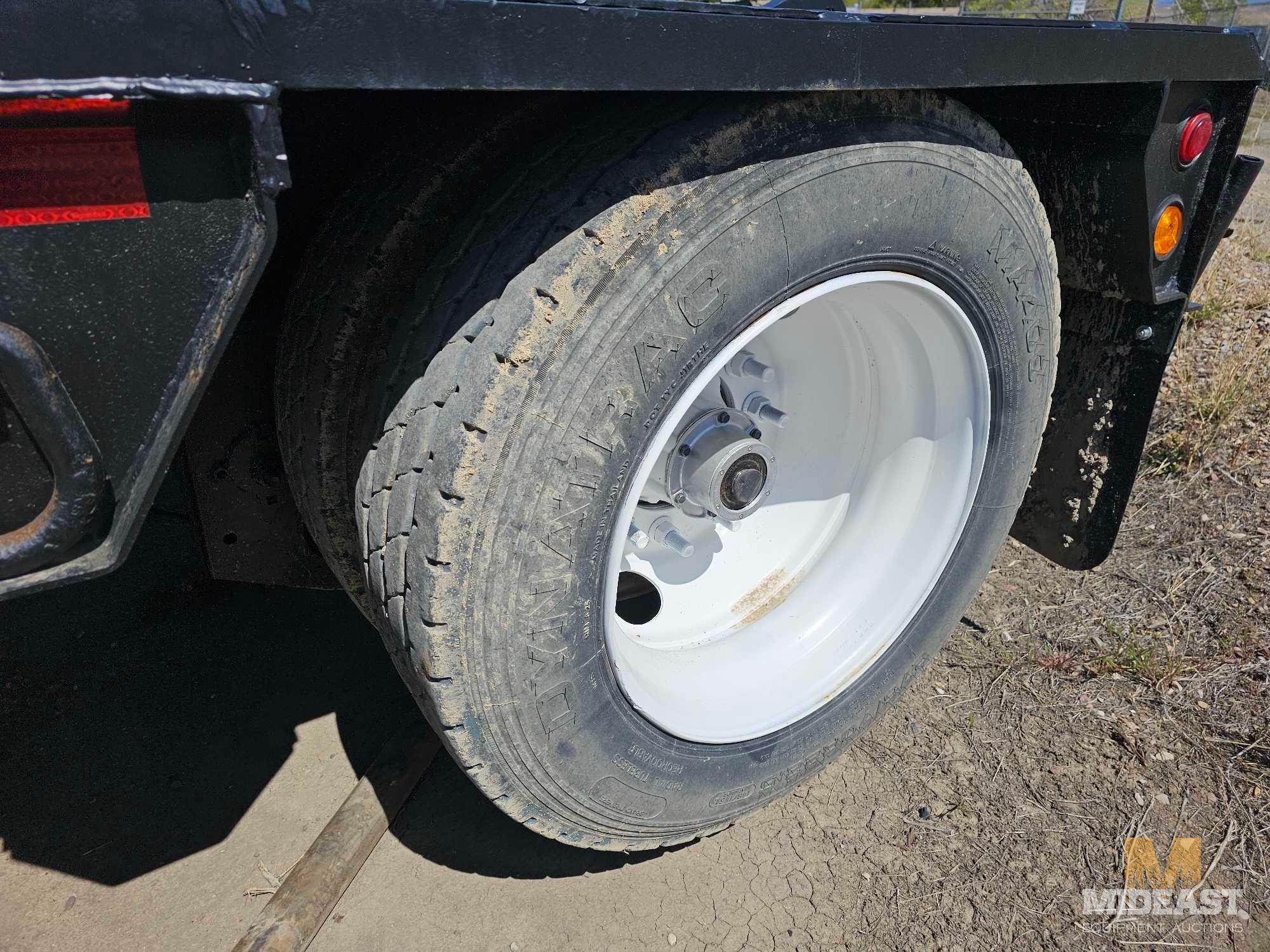 2012 RGN 3 axle with booster