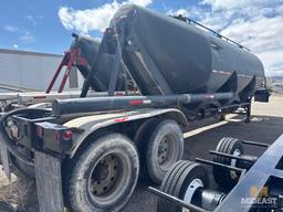 1976 Fruehauf Pneumatic Trailer
